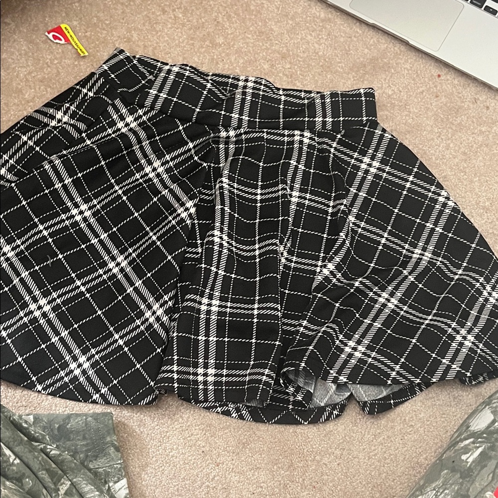Black and White Plaid Skirt